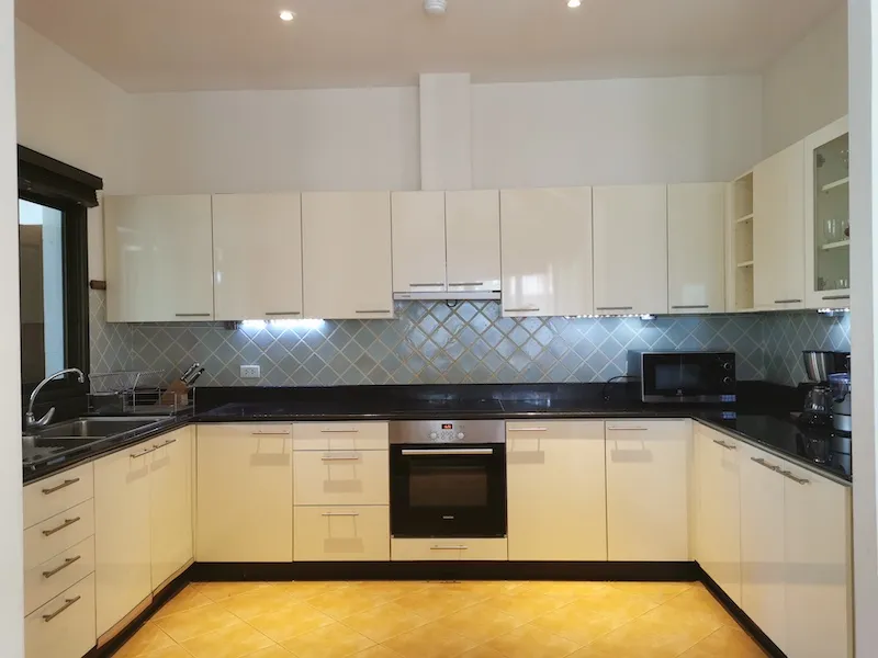 Property image - full photo 8