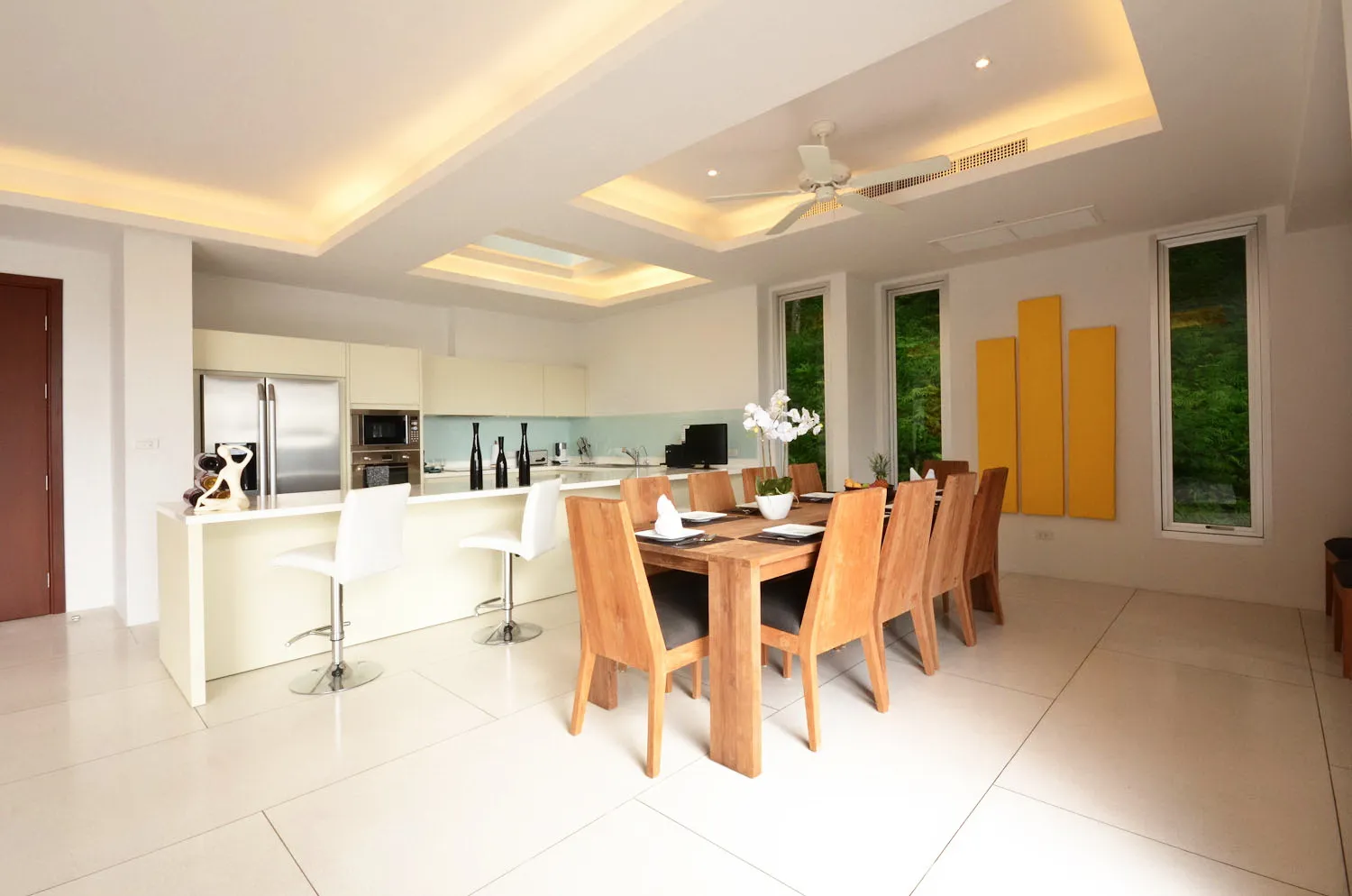 Property image - full photo 2