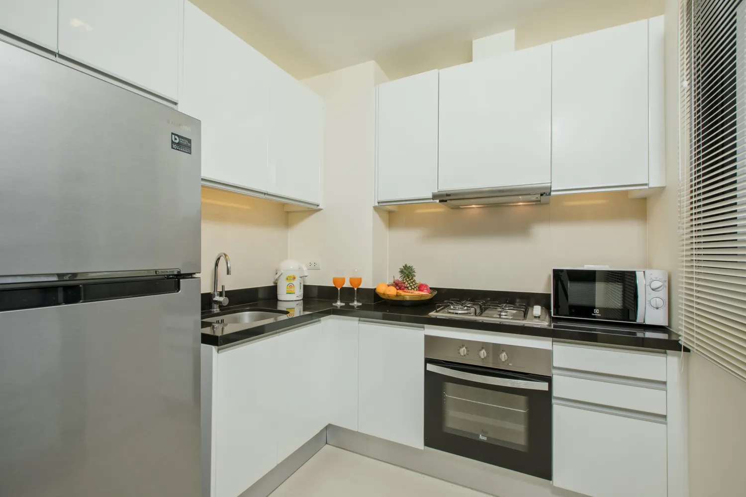Property image - full photo 5
