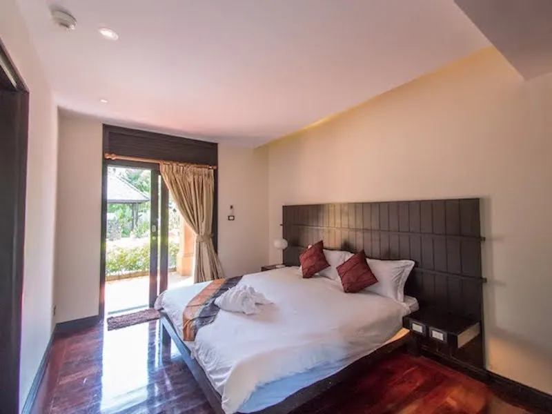 Property image - full photo 18