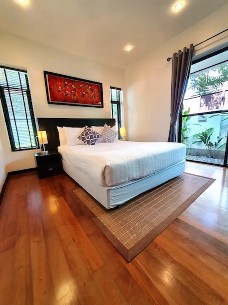Property image - full photo 18