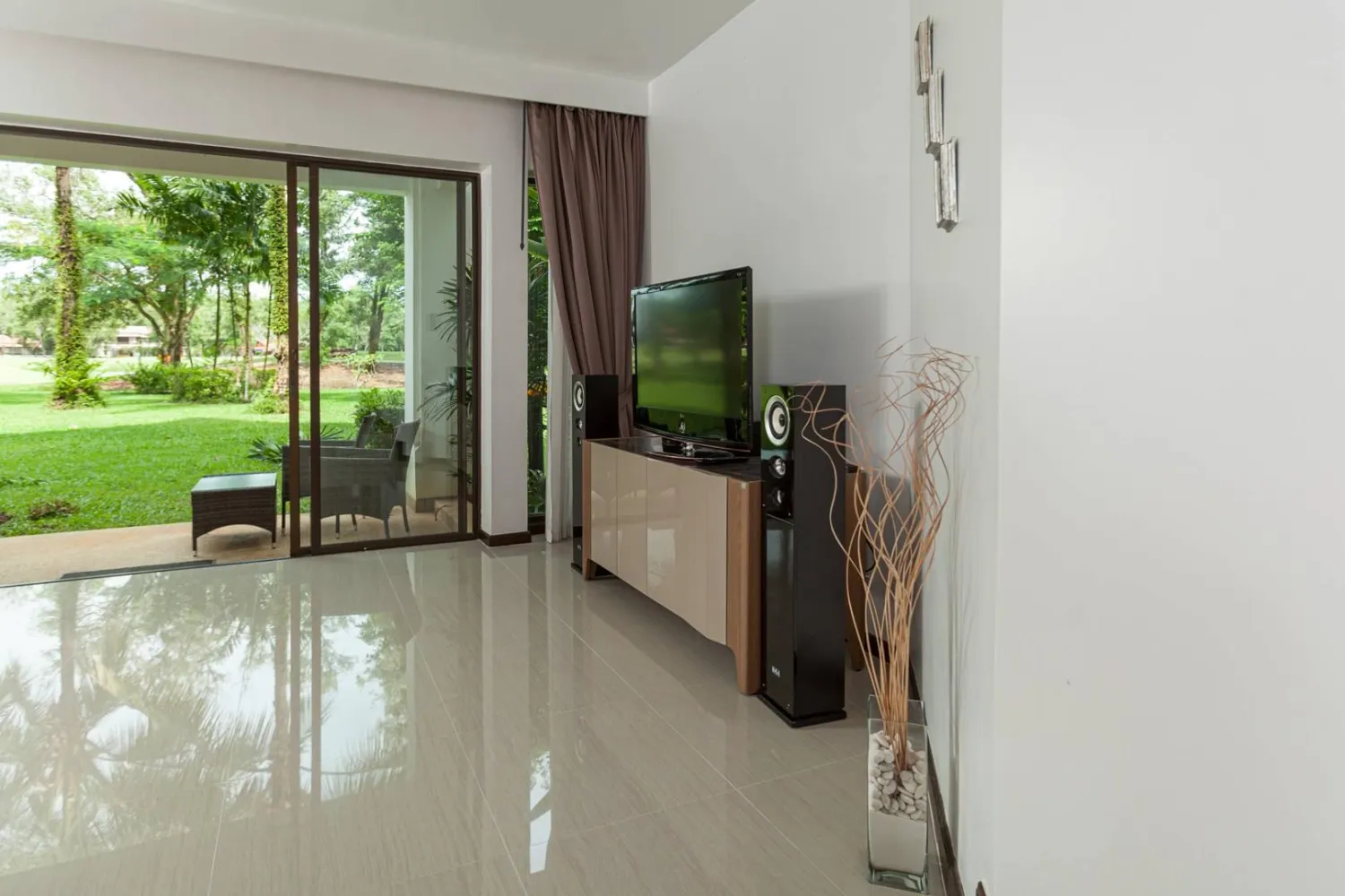 Property image - full photo 14