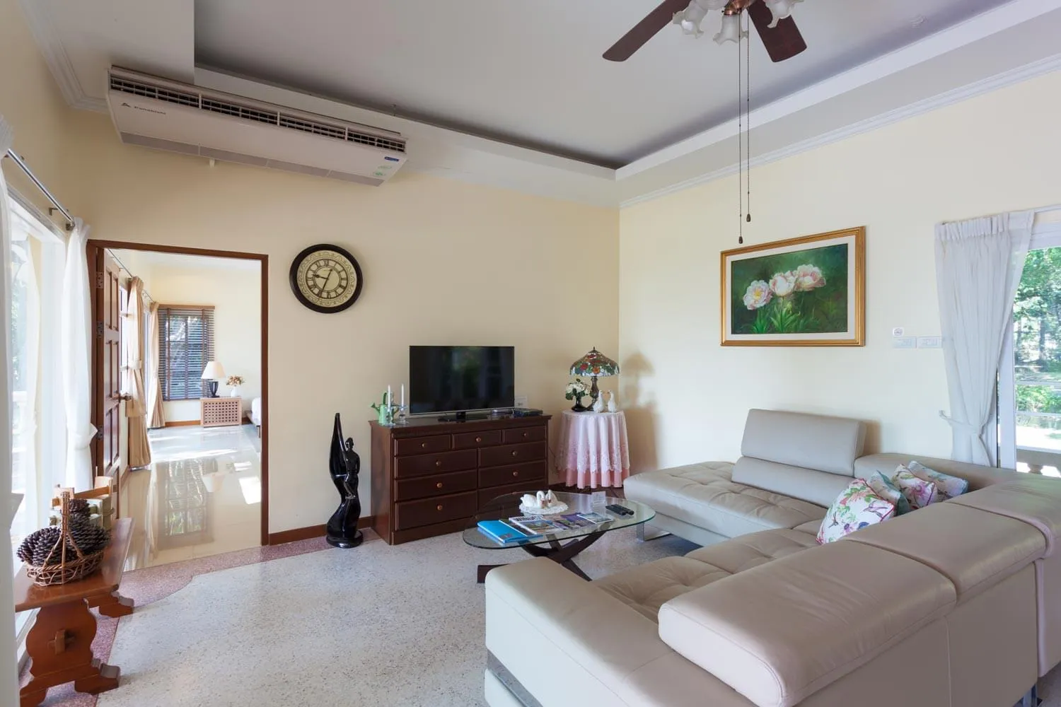 Property image - full photo 9