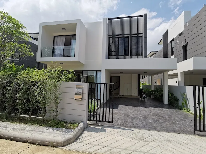 Property image - full photo 1