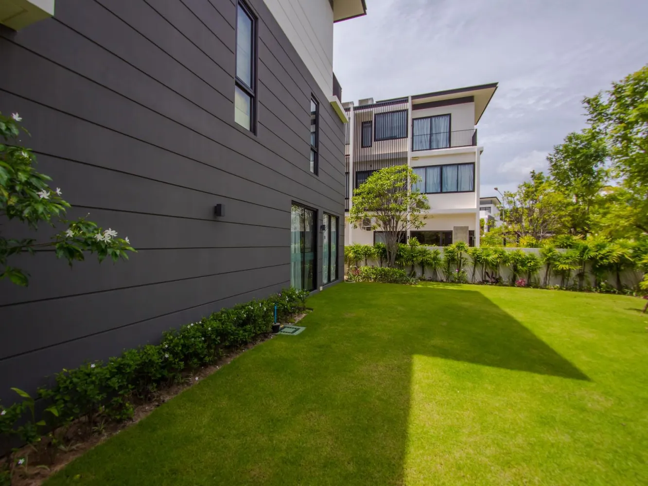 Property image - full photo 4