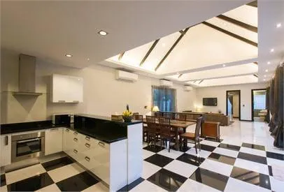 Property image - full photo 8
