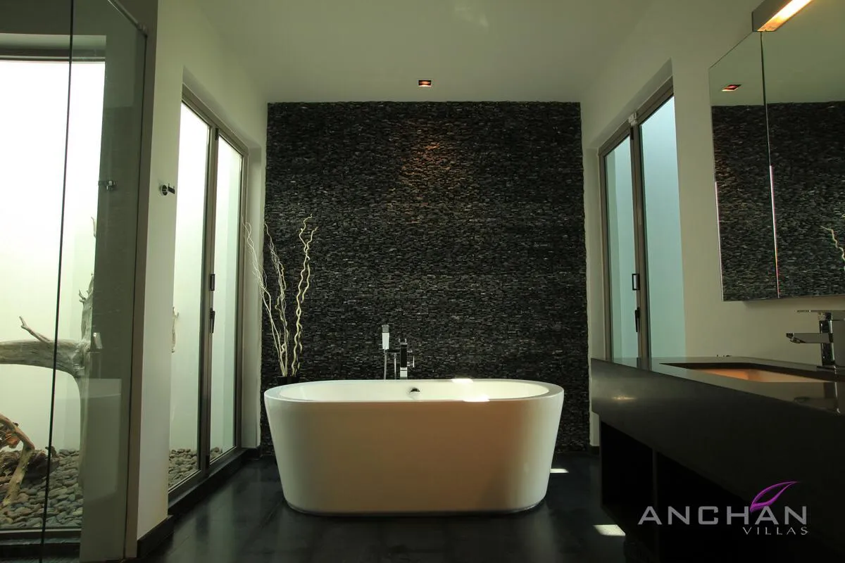 Property image - full photo 8