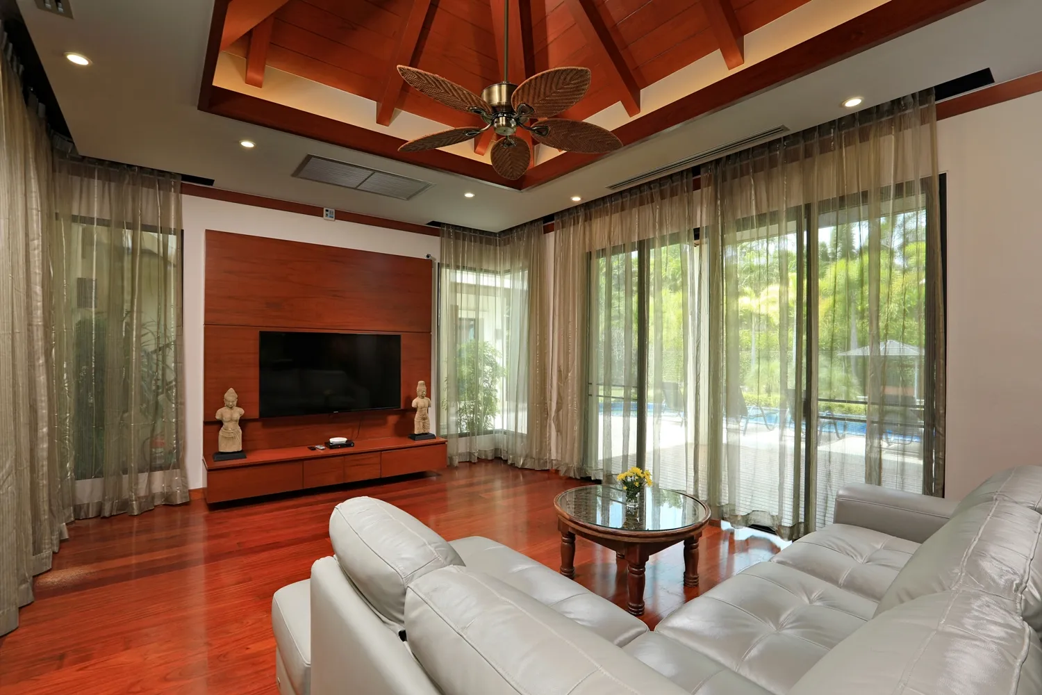 Property image - full photo 11