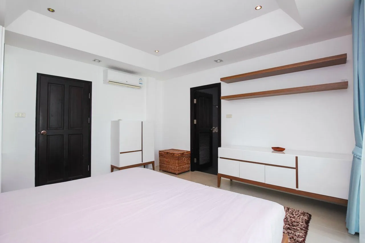 Property image - full photo 38