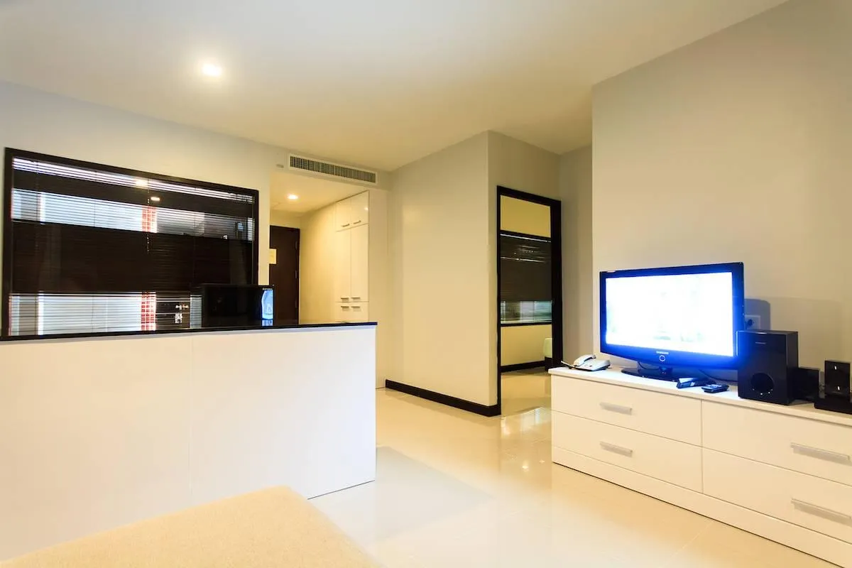 Property image - full photo 4