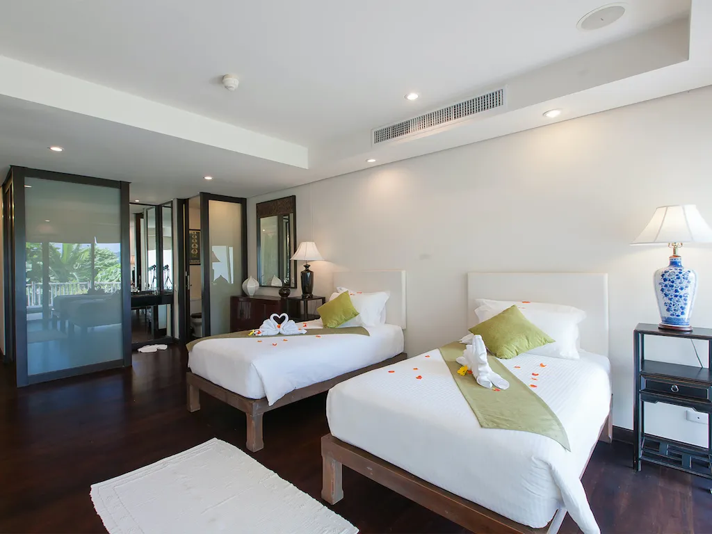 Property image - full photo 10