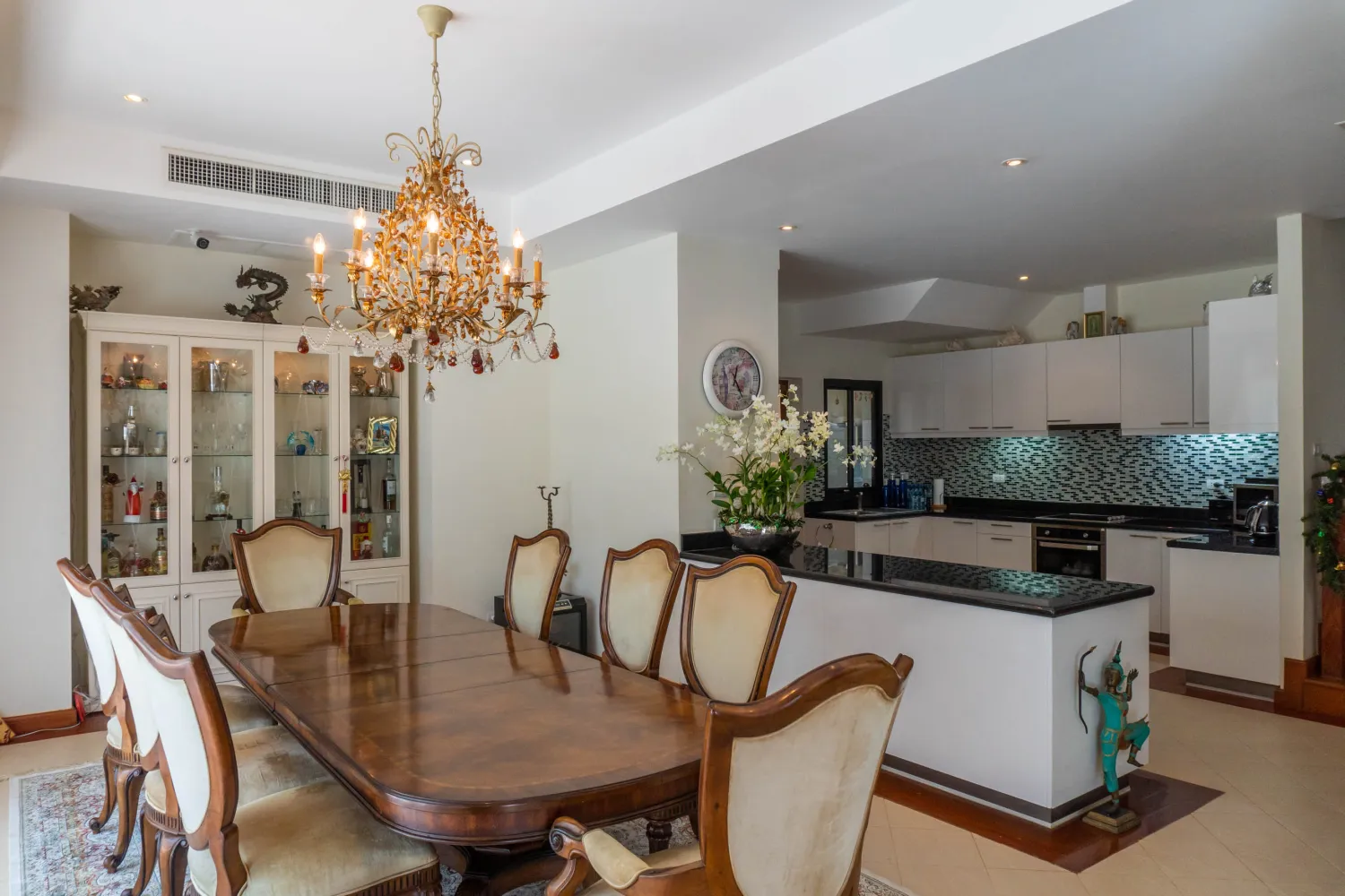 Property image - full photo 44