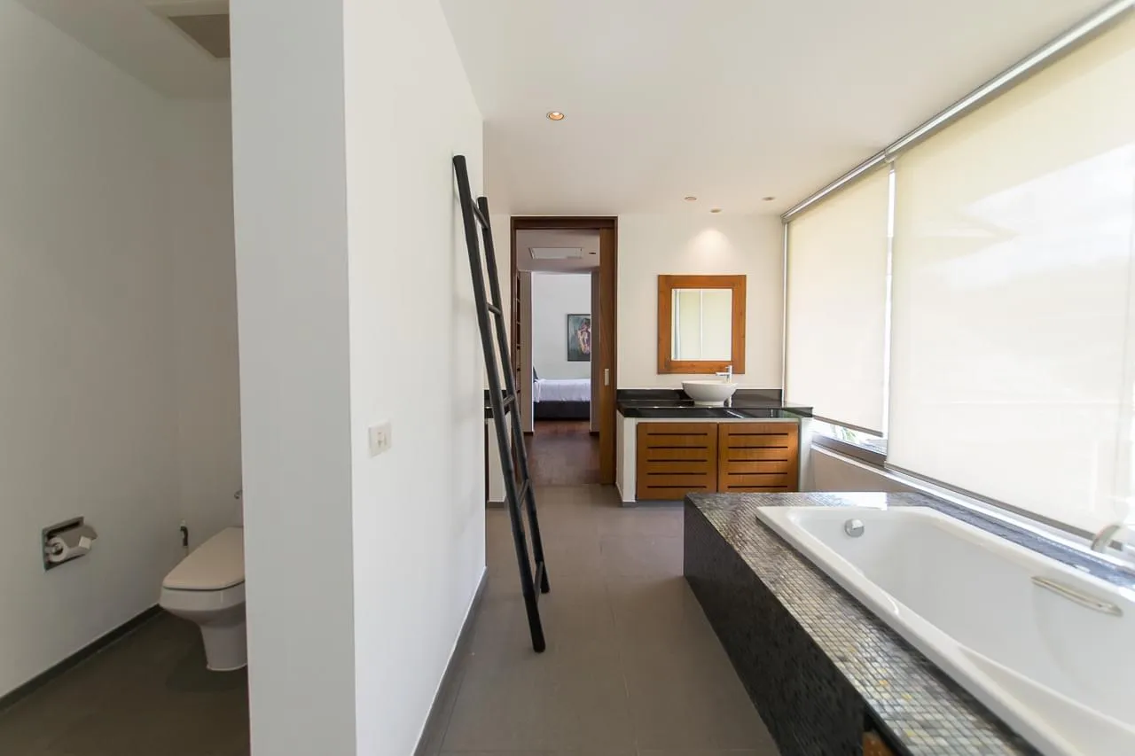 Property image - full photo 37