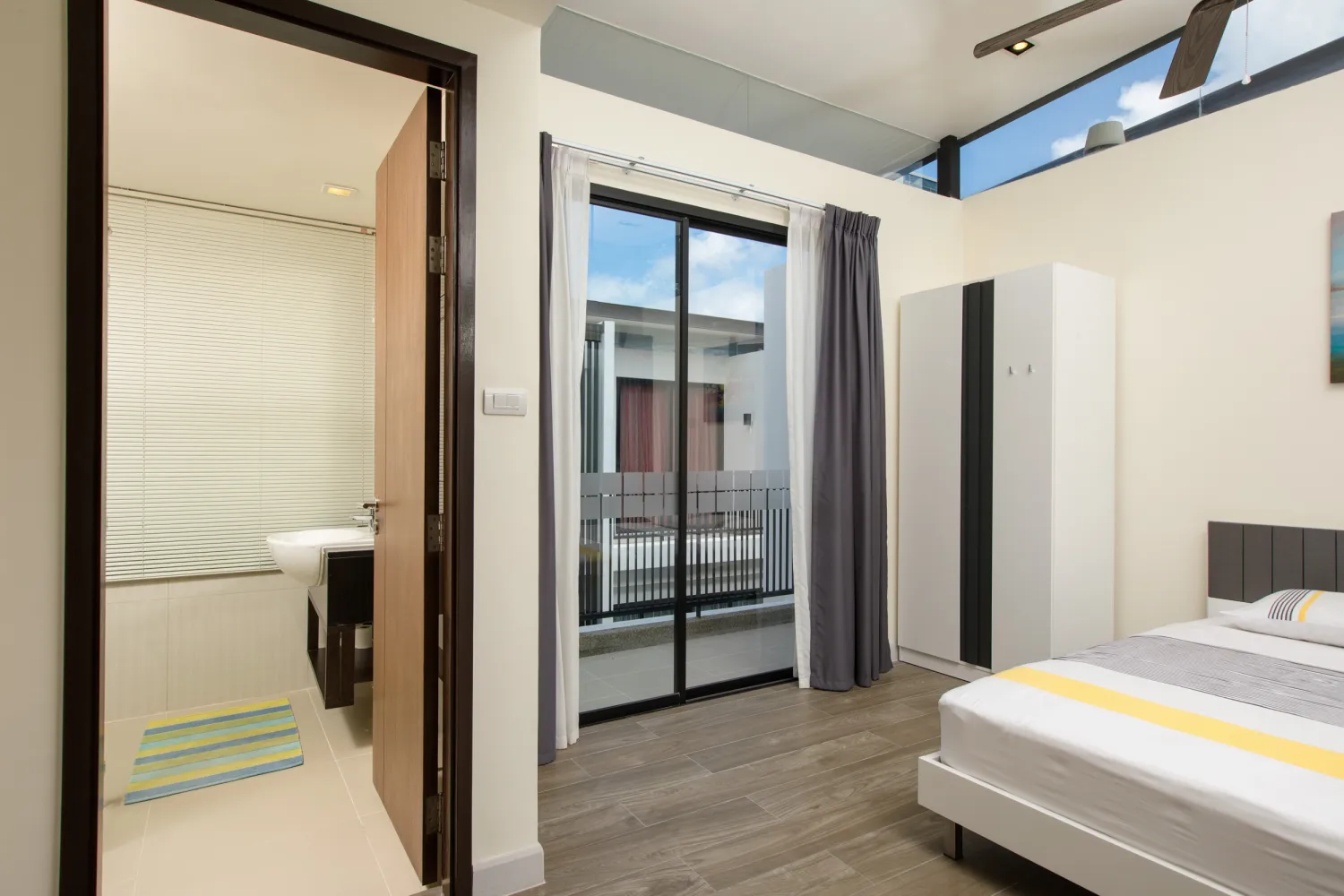Property image - full photo 15