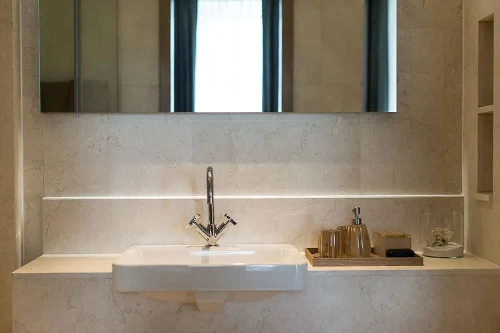 Property image - full photo 3