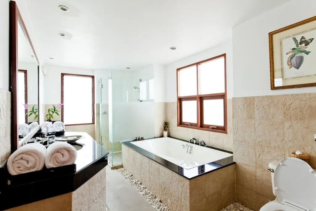 Property image - full photo 33