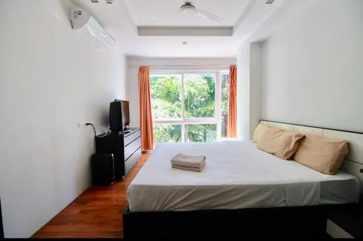 Property image - full photo 12