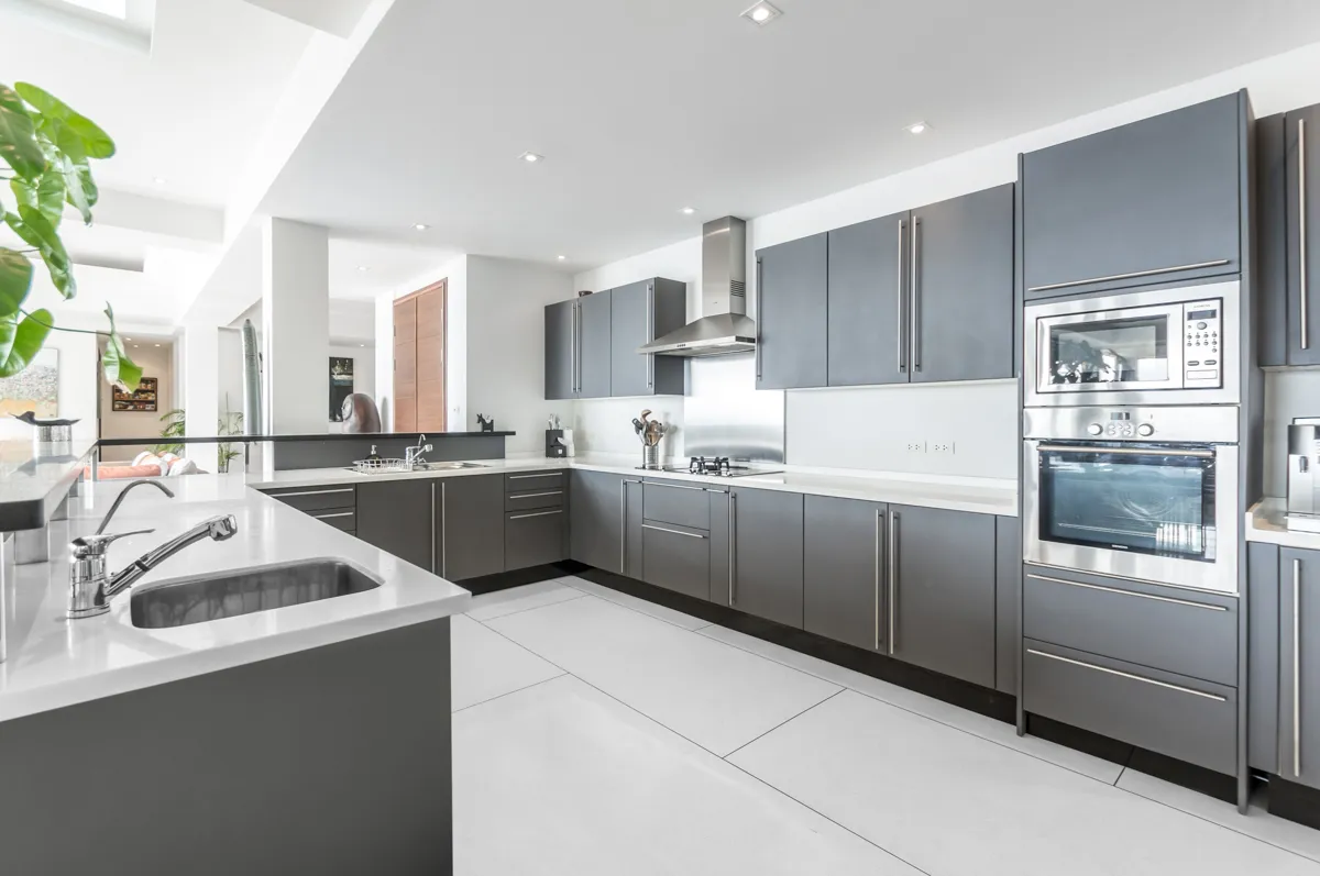 Property image - full photo 5
