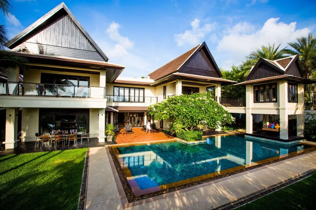 Property image - full photo 3