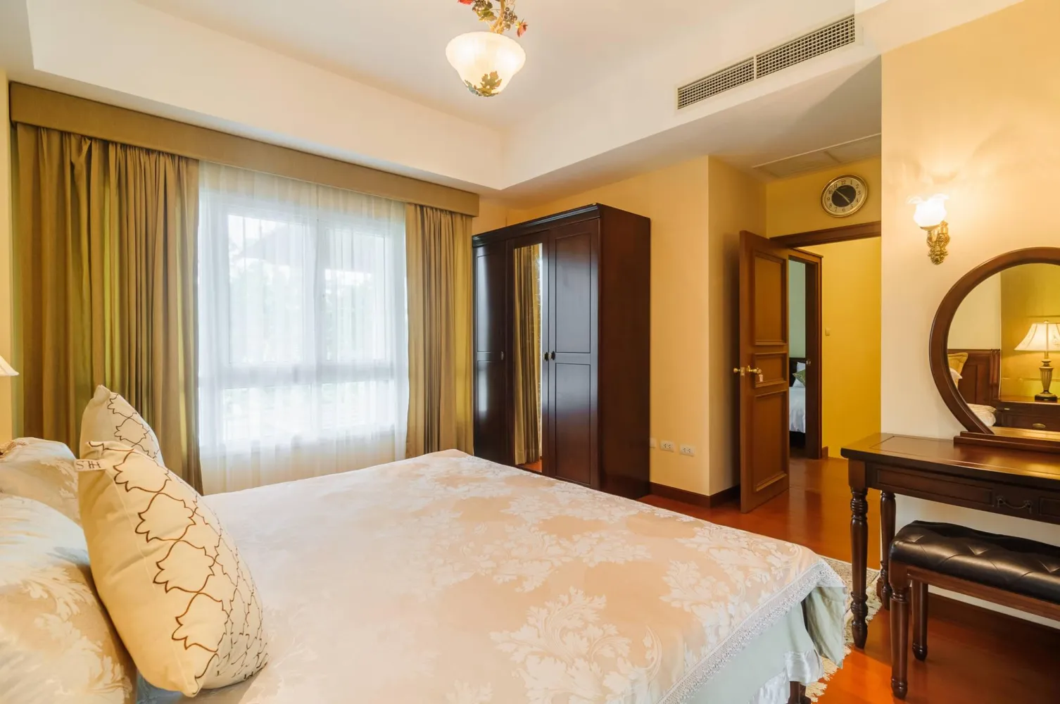 Property image - full photo 52