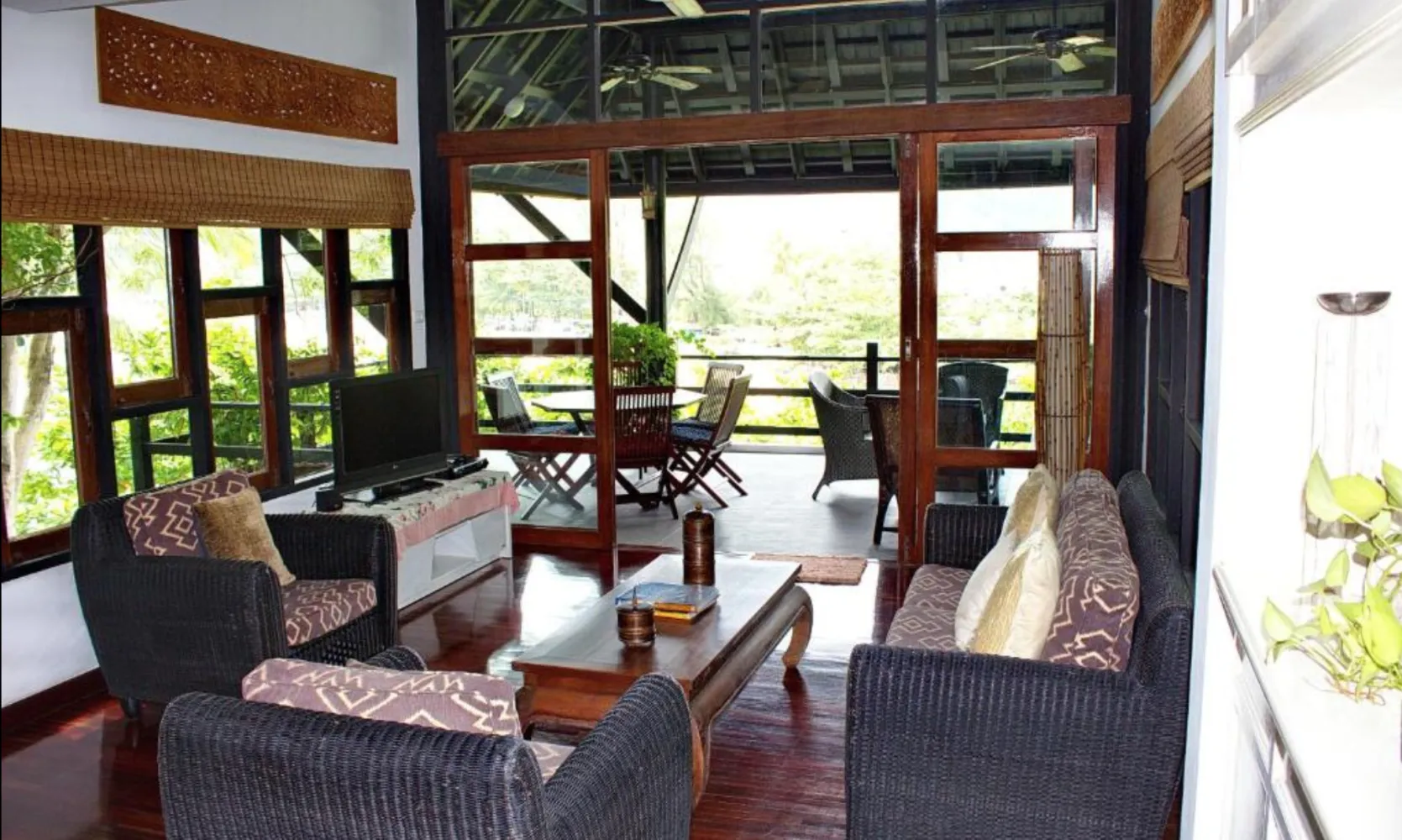 Property image - full photo 4