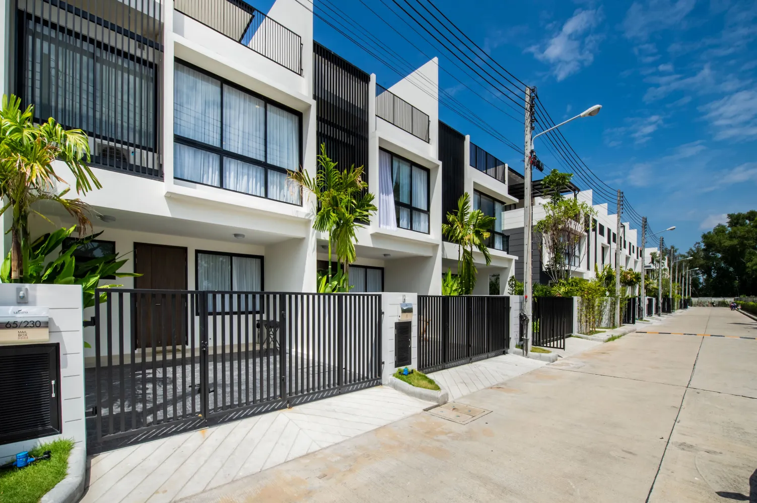 Property image - full photo 2
