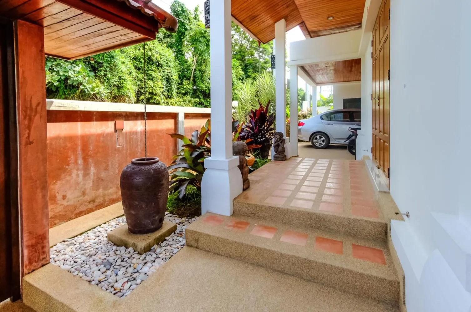 Property image - full photo 10