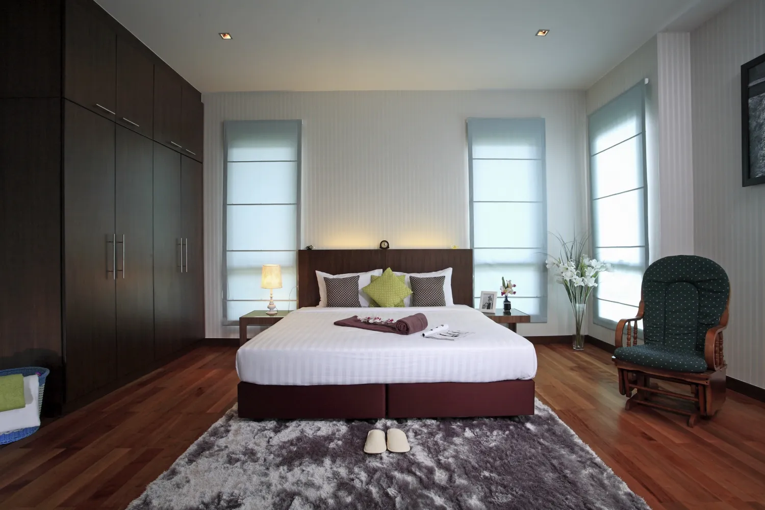 Property image - full photo 2