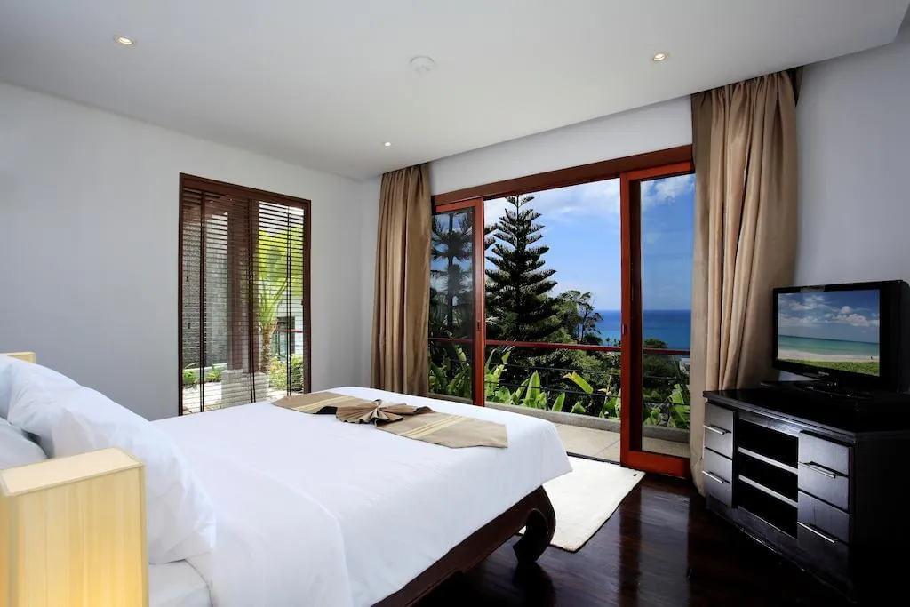 Property image - full photo 4