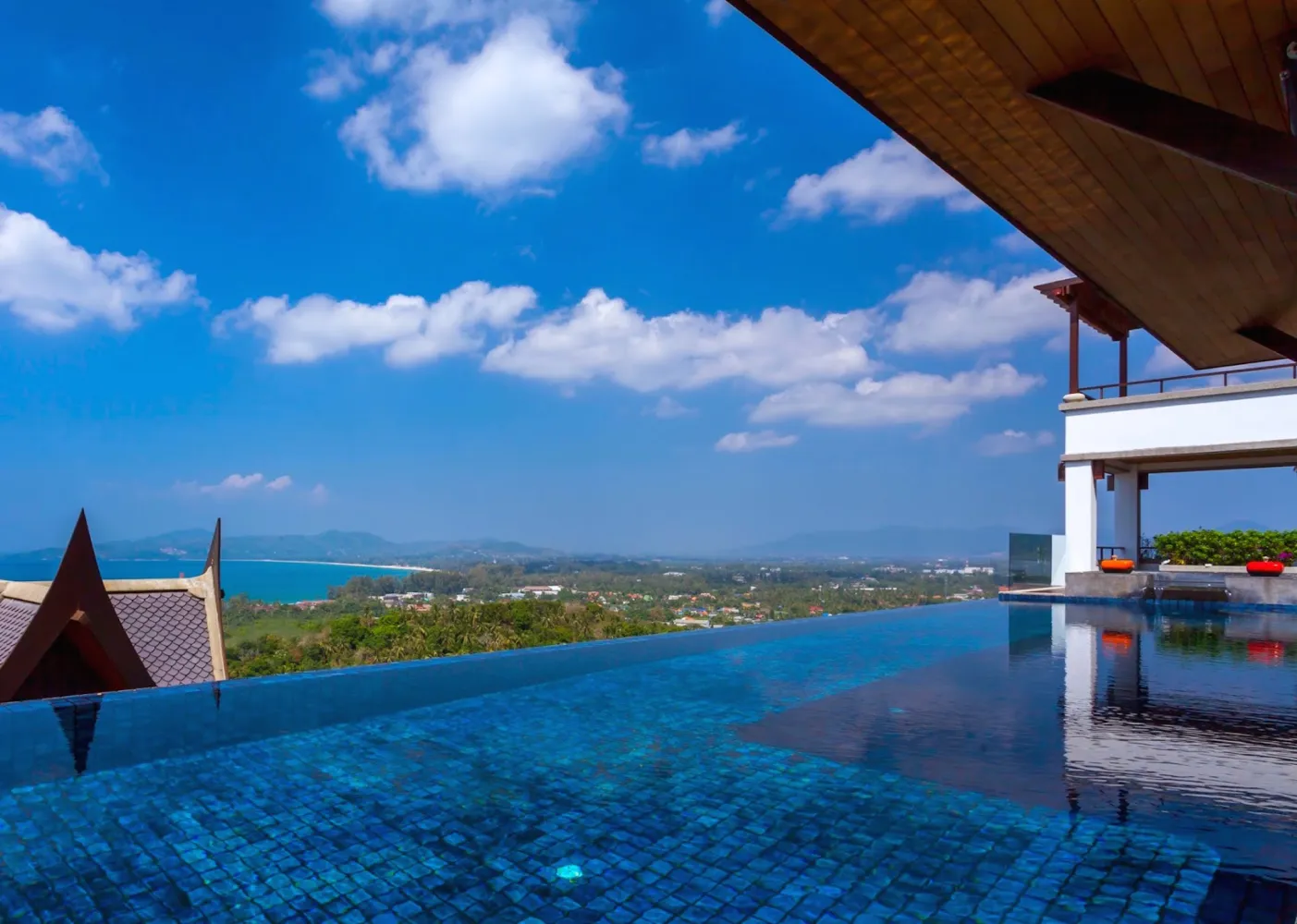 Property image - full photo 3
