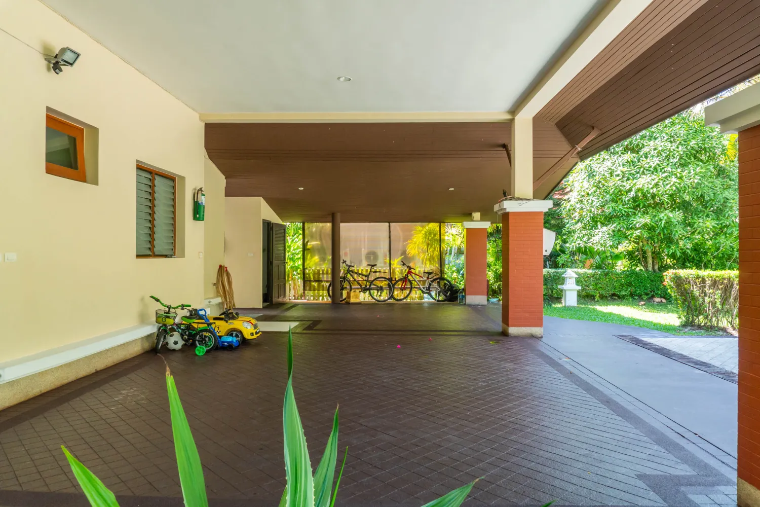 Property image - full photo 5