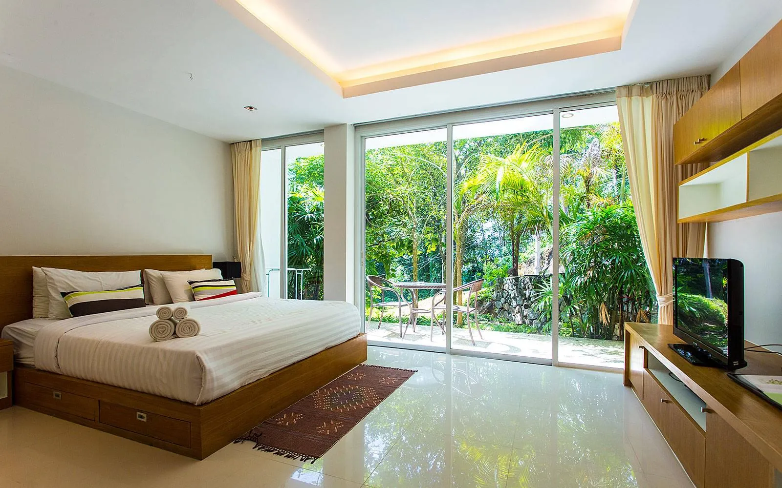 Property image - full photo 4