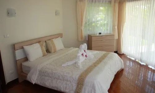 Шикарная вилла с 2 спальнями и с видом на бассейн в проекте Лох Палм, на пляже Кату