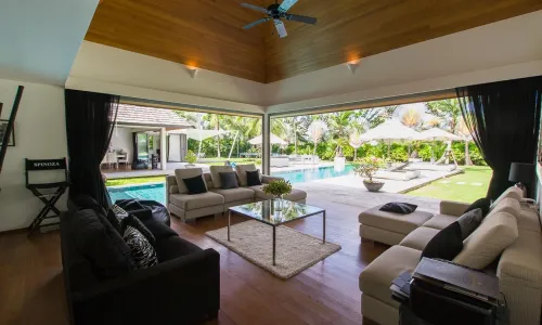 Потрясающая вилла с 4 спальнями и с видом на бассейн в проекте Лаян Хиллс Естейт, на пляже Бангтао/Лагуна