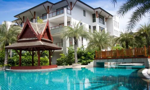 Cтильные апартаменты с 3 спальнями и с видом на бассейн, не далеко от моря в проекте Перл оф Найтон, на пляже Найтон