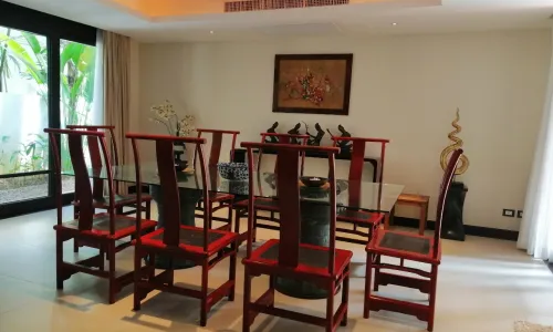 Cтильная вилла с 4 спальнями и с видом на бассейн, не далеко от моря в проекте Чом Таван, на пляже Бангтао/Лагуна