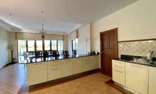 Роскошная вилла с 5 спальнями и с видом на бассейн в проекте Лагуна Вотерс, на пляже Бангтао/Лагуна