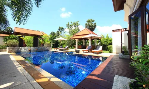 Превосходная вилла с 4 спальнями и с видом на бассейн в проекте Сайтан, на пляже Бангтао/Лагуна