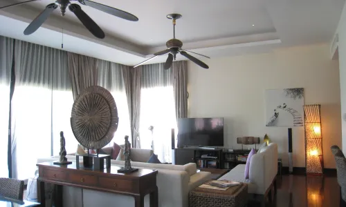 Роскошные апартаменты с 3 спальнями и с видом на сад, не далеко от моря в проекте Маантаван, на пляже Бангтао/Лагуна