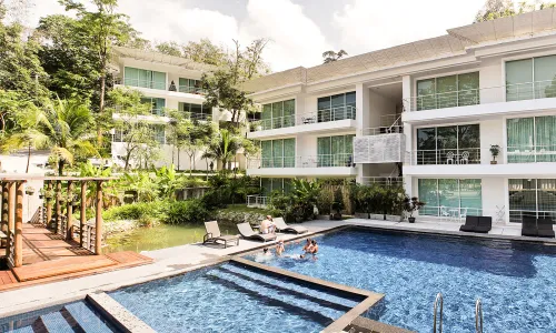 Удобные апартаменты с 2 спальнями и с видом на горы в проекте Зе Tрис резиденс, на пляже Камала 