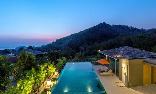 Прекрасная вилла премиум класса с 7 спальнями и с видом на море в проекте Ля Колин, на пляже Лаян 