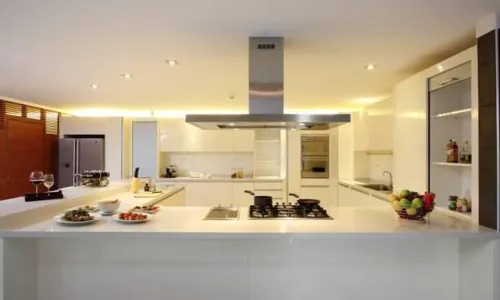 Сногсшибательная вилла премиум класса с 4 спальнями и с видом на море в проекте Лаемcингх, на пляже Сурин