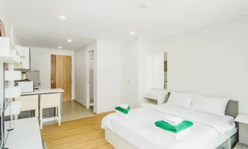 Комфортабельные апартаменты студия и с видом на город в проекте Ката Озон, на пляже Ката