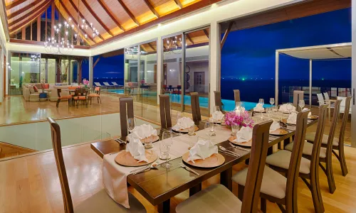 Прекрасная вилла премиум класса с 5 спальнями и с видом на море в проекте Малайвана, на пляже Найтон