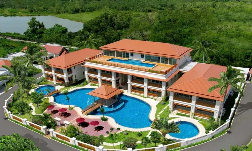 Cтильные апартаменты с 3 спальнями и с видом на сад, на пляже Бангтао/Лагуна