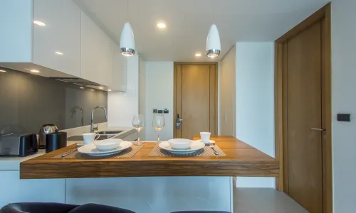 Потрясающие апартаменты с 1 спальней и с видом на город, на пляже Бангтао/Лагуна