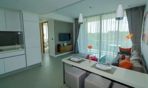 Прекрасные апартаменты с 2 спальнями и с видом на сад, на пляже Бангтао/Лагуна