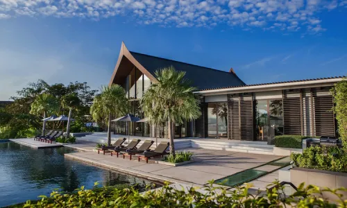 Роскошная вилла премиум класса с 9 спальнями и с видом на море в проекте Зе Бэй, на пляже Мыс Яму