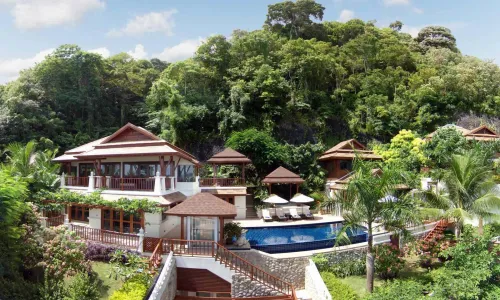 Превосходная вилла премиум класса с 4 спальнями и с видом на море, на пляже Патонг 