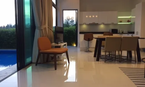 Роскошная вилла с 2 спальнями и с видом на бассейн в проекте Пхурисала, на пляже Бангтао/Лагуна